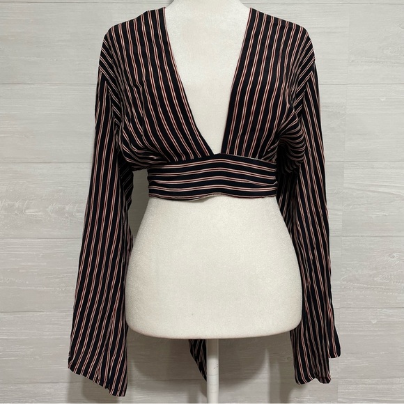 Faithfull The Brand Long Sleeve Cropped V Neck Top - Picture 1 of 8